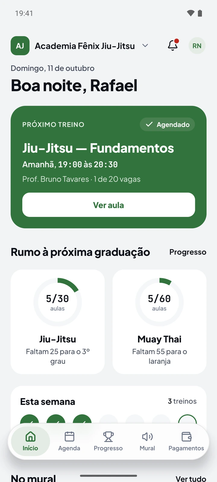 Lutaris do aluno: próximo treino agendado e progresso nas graduações de Jiu-jitsu e Muay Thai.